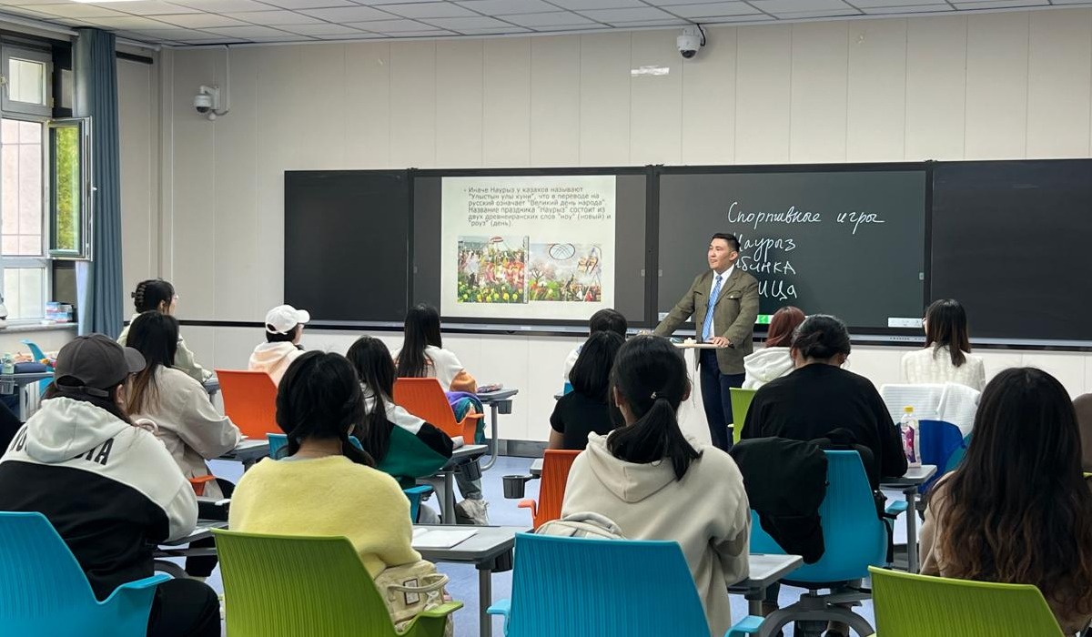 Қызы трахает ана порно